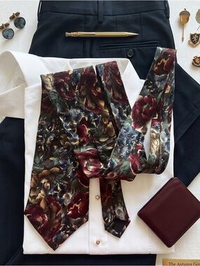Vintage Roffe Accessories 100% Silk Floral Necktie Tie Professional Chic Moody